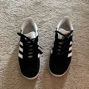 Black adidas’s Gazelle worn once don’t come with box